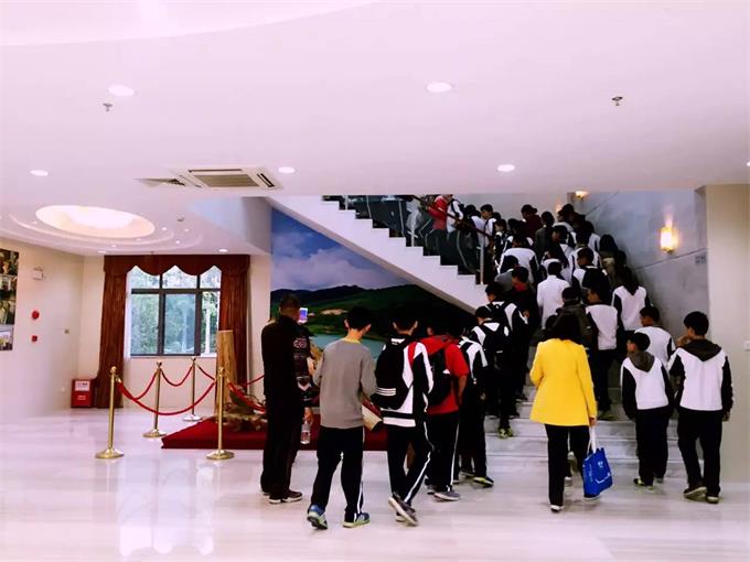 ����һ��ѧ���ι۴��л��� 3.jpg